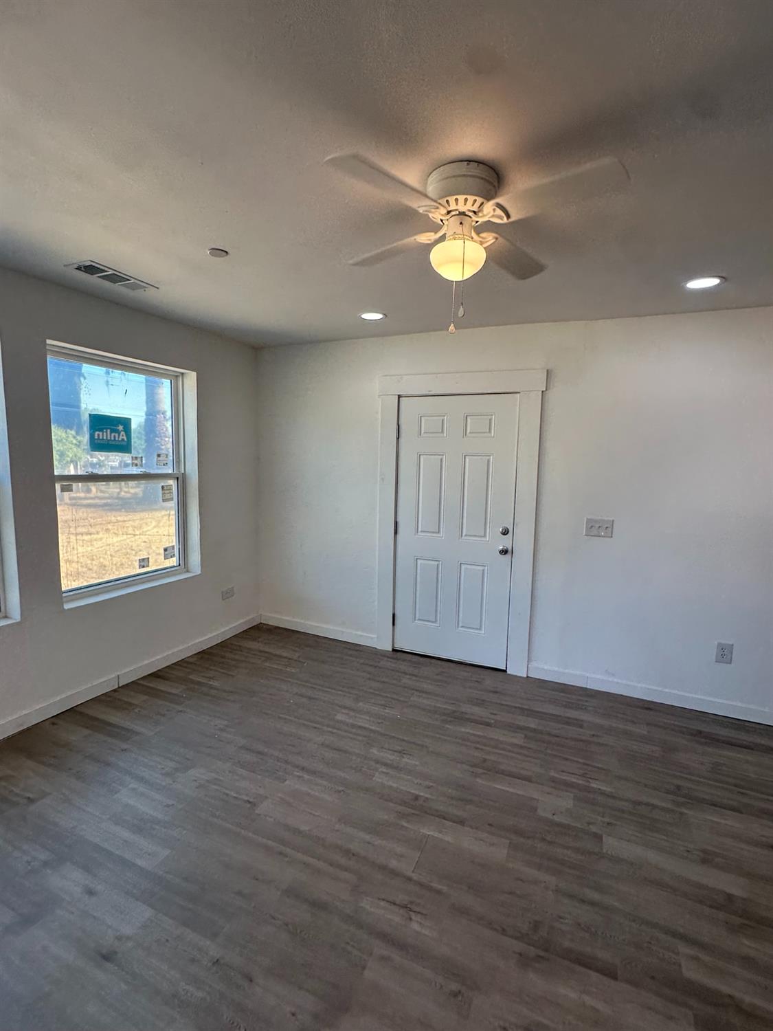 1642 W Dennett Ave, Fresno, CA 93728