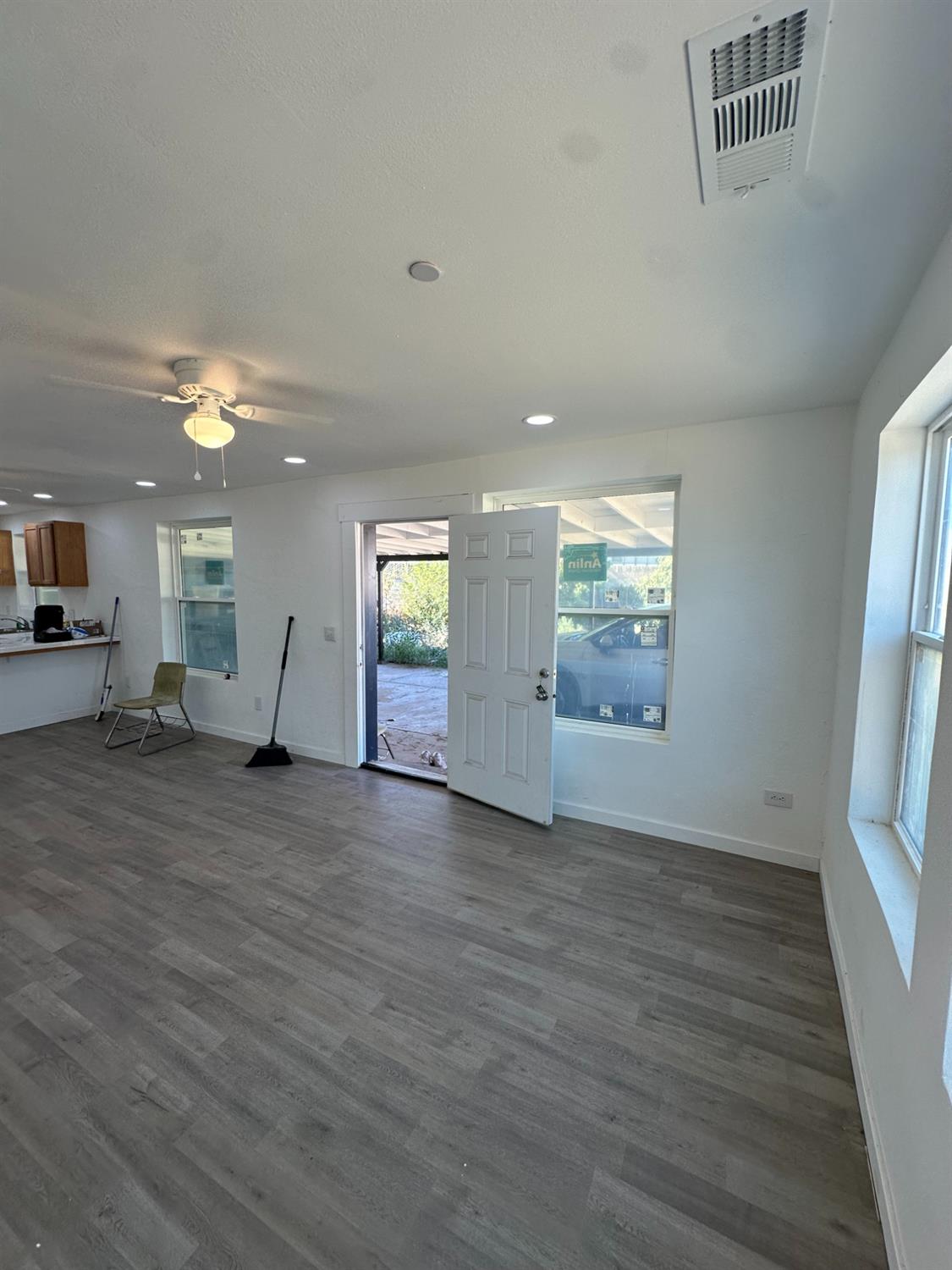 1642 W Dennett Ave, Fresno, CA 93728