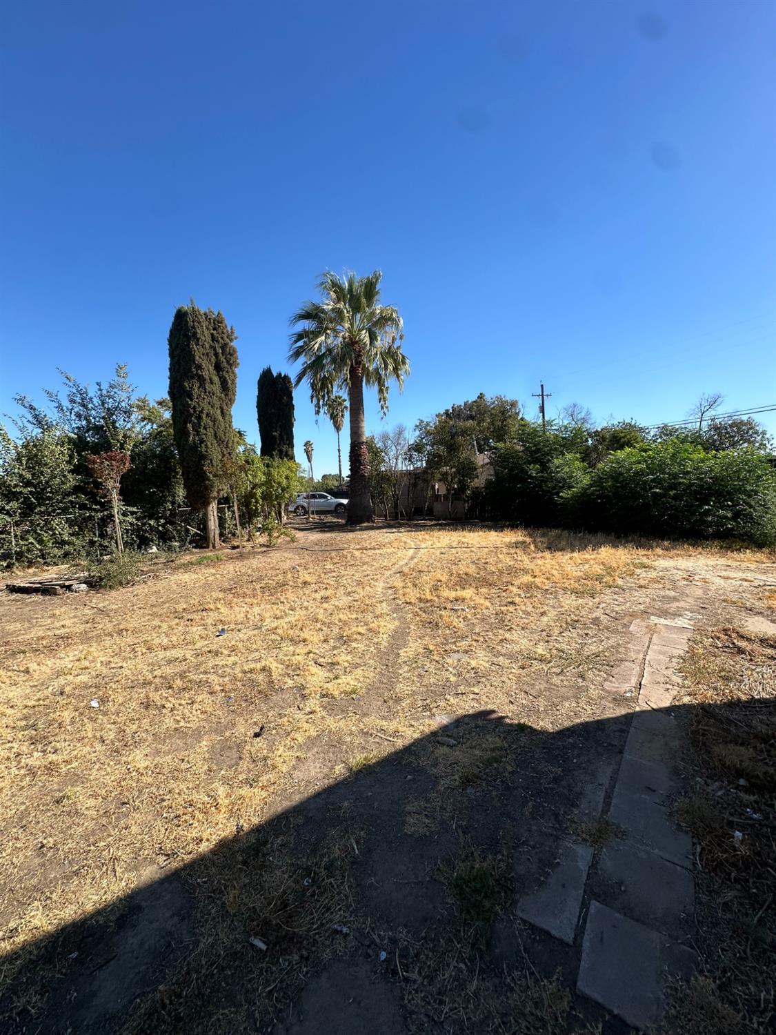 1642 W Dennett Ave, Fresno, CA 93728