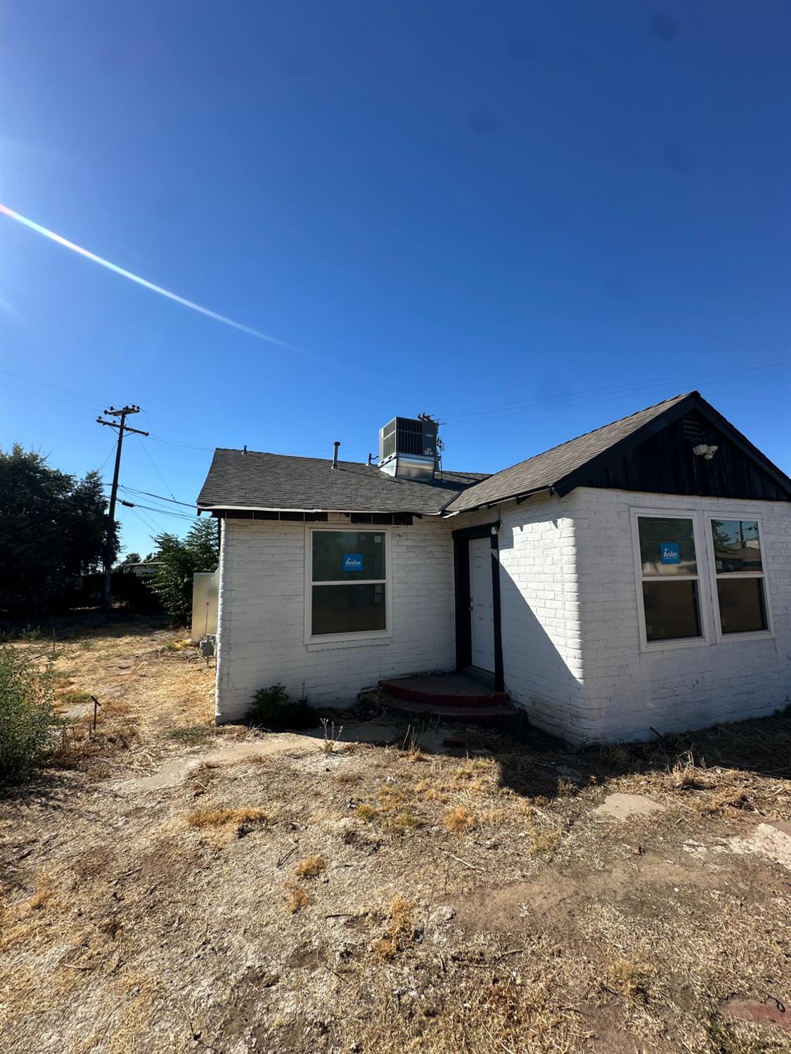 1642 W Dennett Ave, Fresno, CA 93728