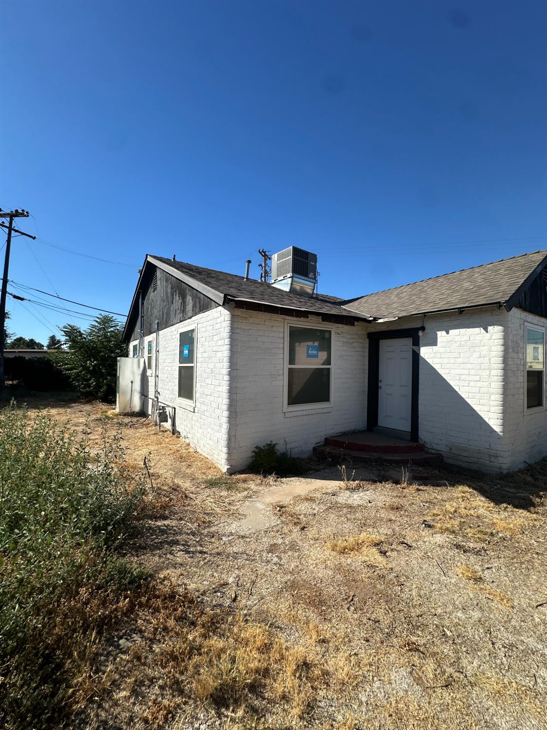 1642 W Dennett Ave, Fresno, CA 93728