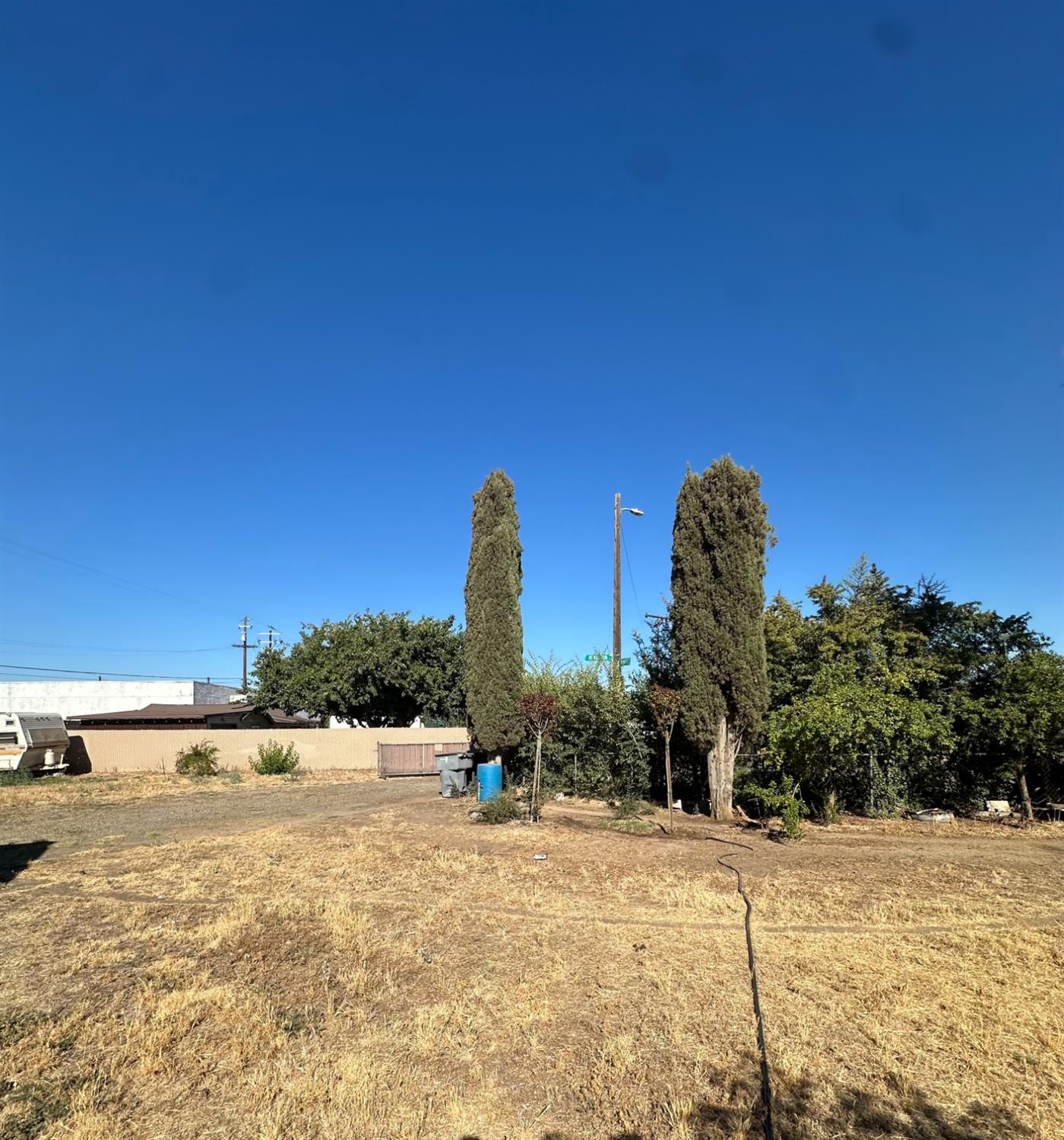 1642 W Dennett Ave, Fresno, CA 93728