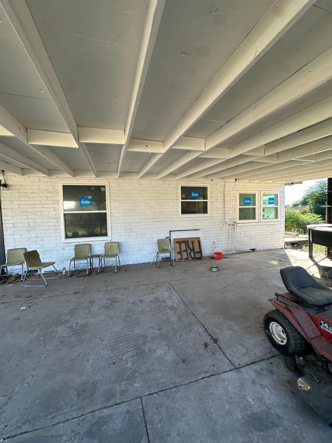 1642 W Dennett Ave, Fresno, CA 93728