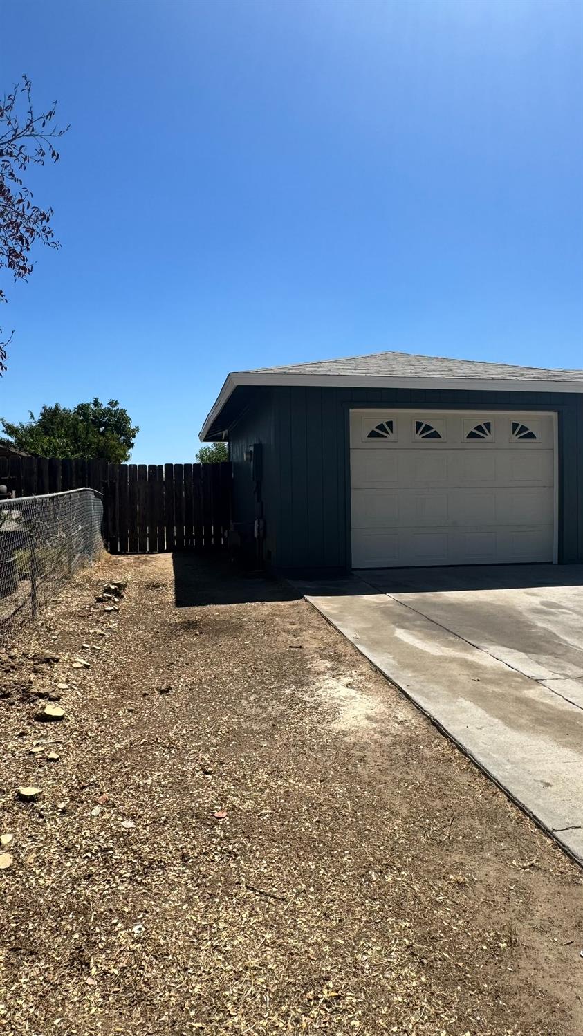 28558 Cholla Ave, Madera, CA 93638