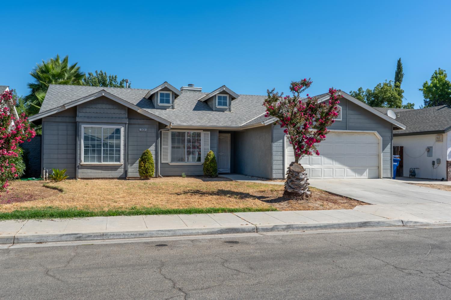 5430 W Fedora, Fresno, CA 93722