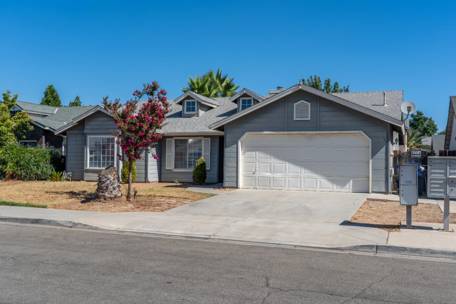5430 W Fedora, Fresno, CA 93722