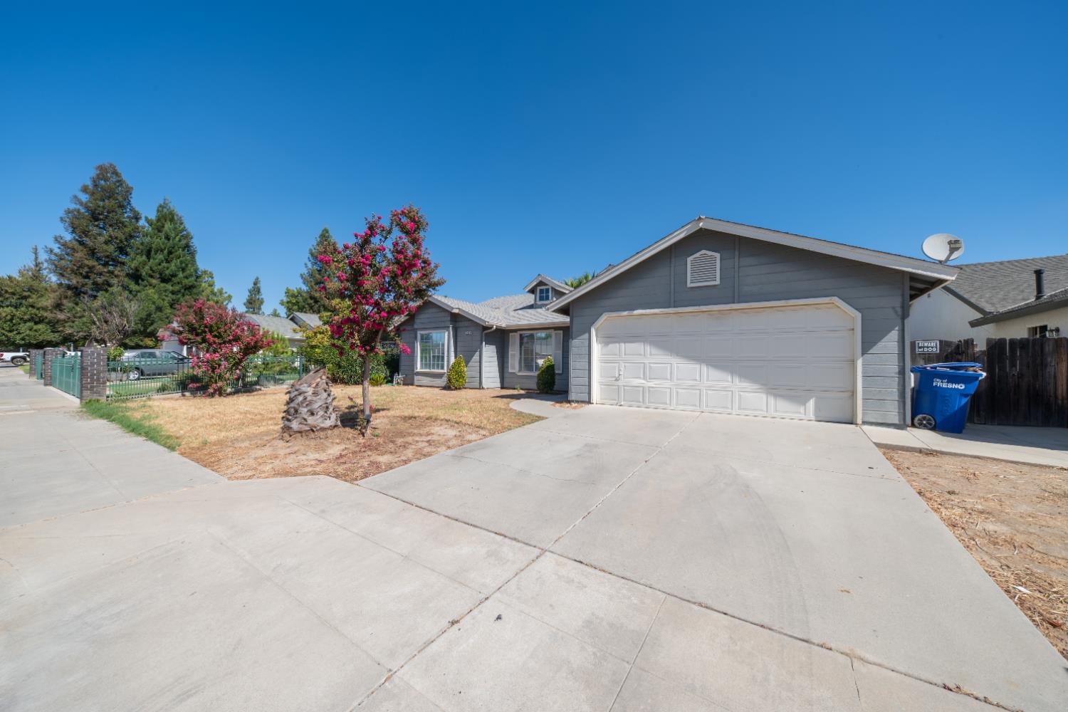 5430 W Fedora, Fresno, CA 93722