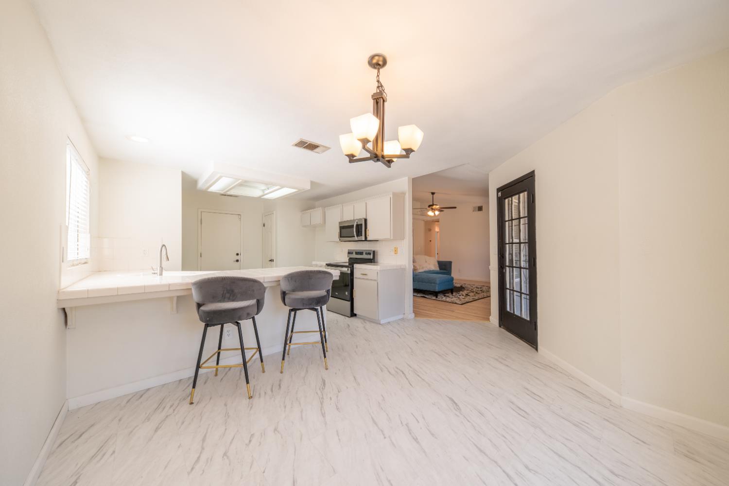 5430 W Fedora, Fresno, CA 93722