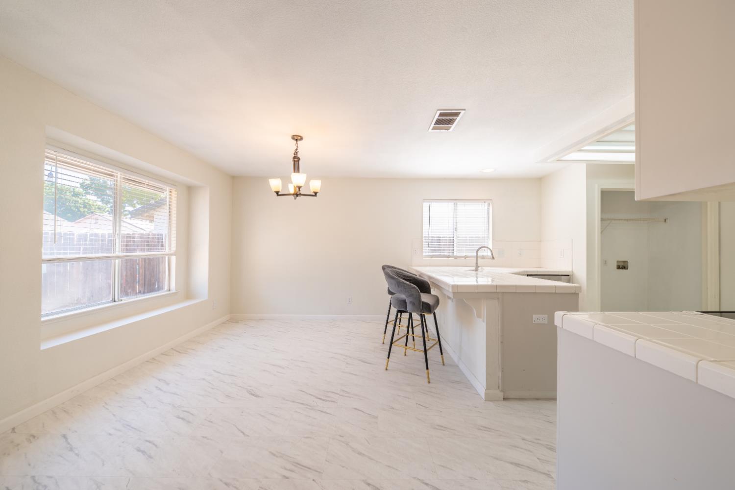 5430 W Fedora, Fresno, CA 93722