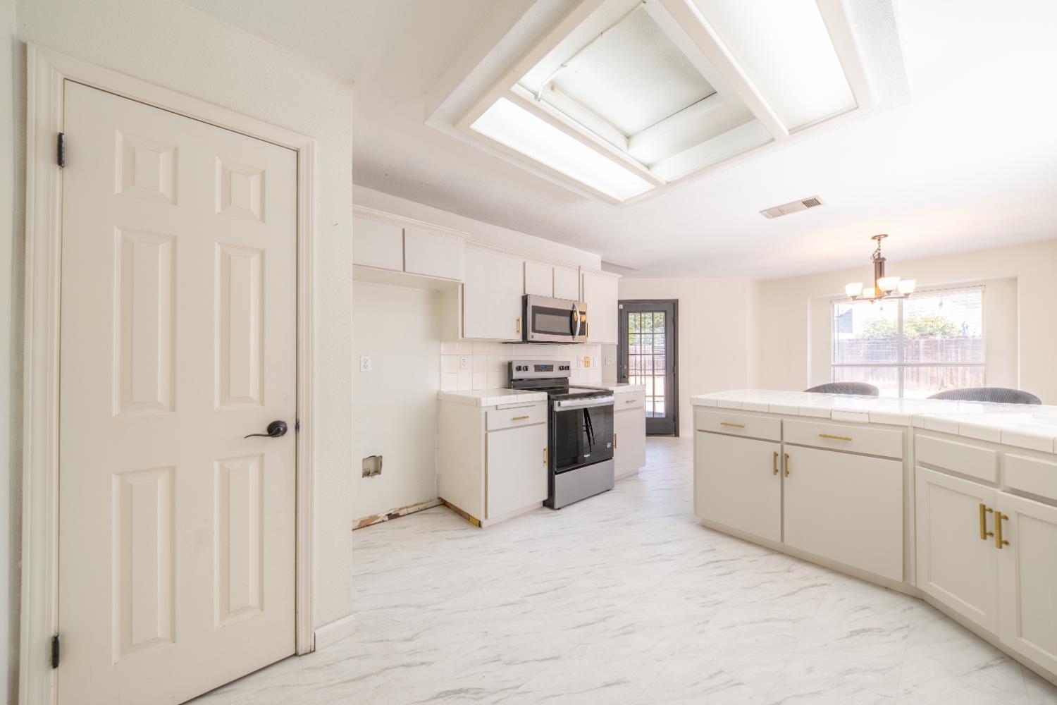 5430 W Fedora, Fresno, CA 93722