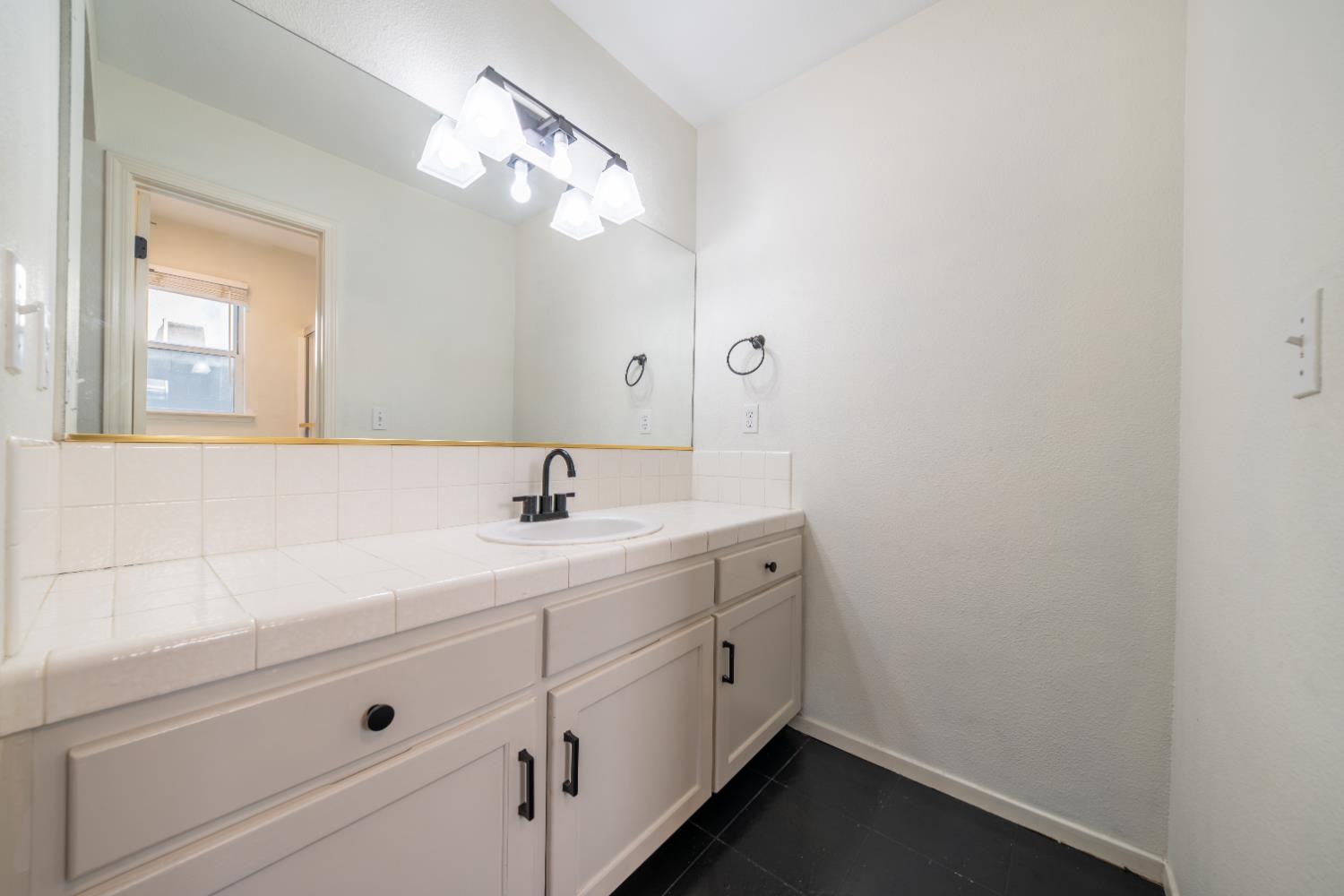 5430 W Fedora, Fresno, CA 93722