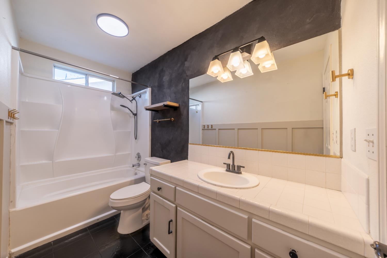 5430 W Fedora, Fresno, CA 93722