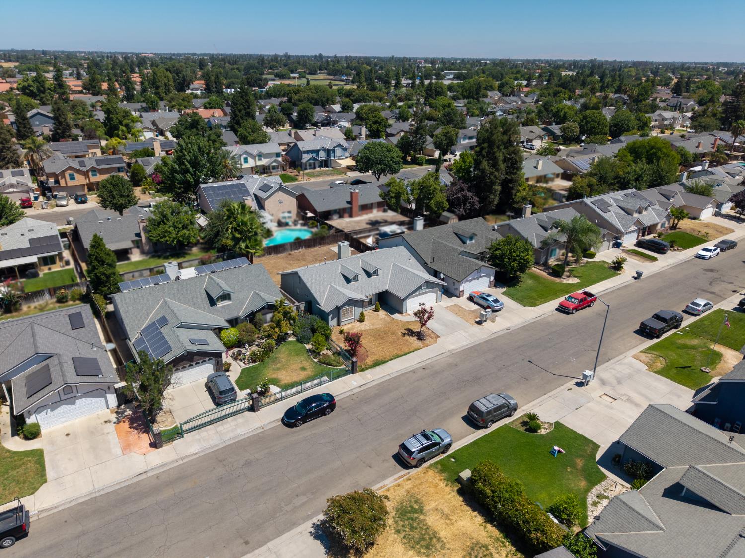 5430 W Fedora, Fresno, CA 93722