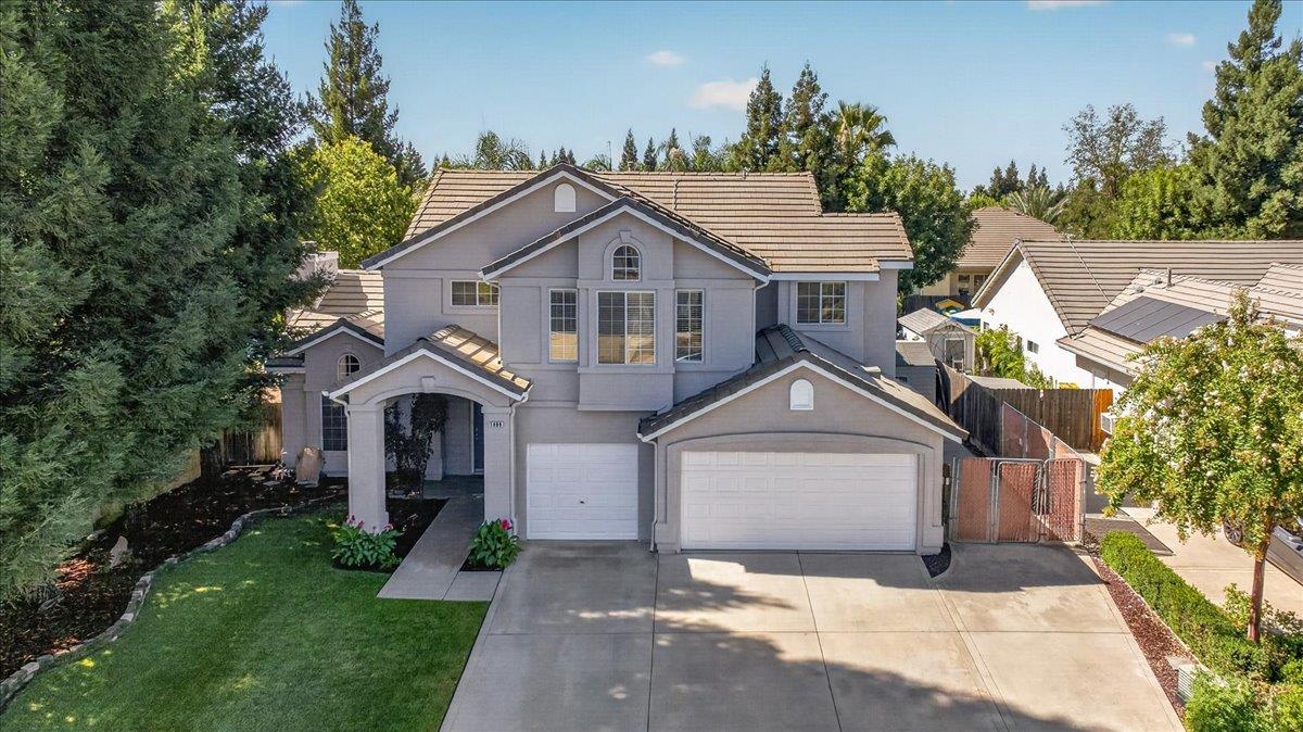 1888 El Paso Ave, Clovis, CA 93611