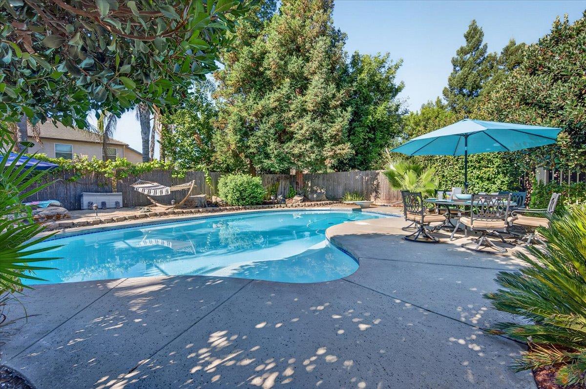 1888 El Paso Ave, Clovis, CA 93611