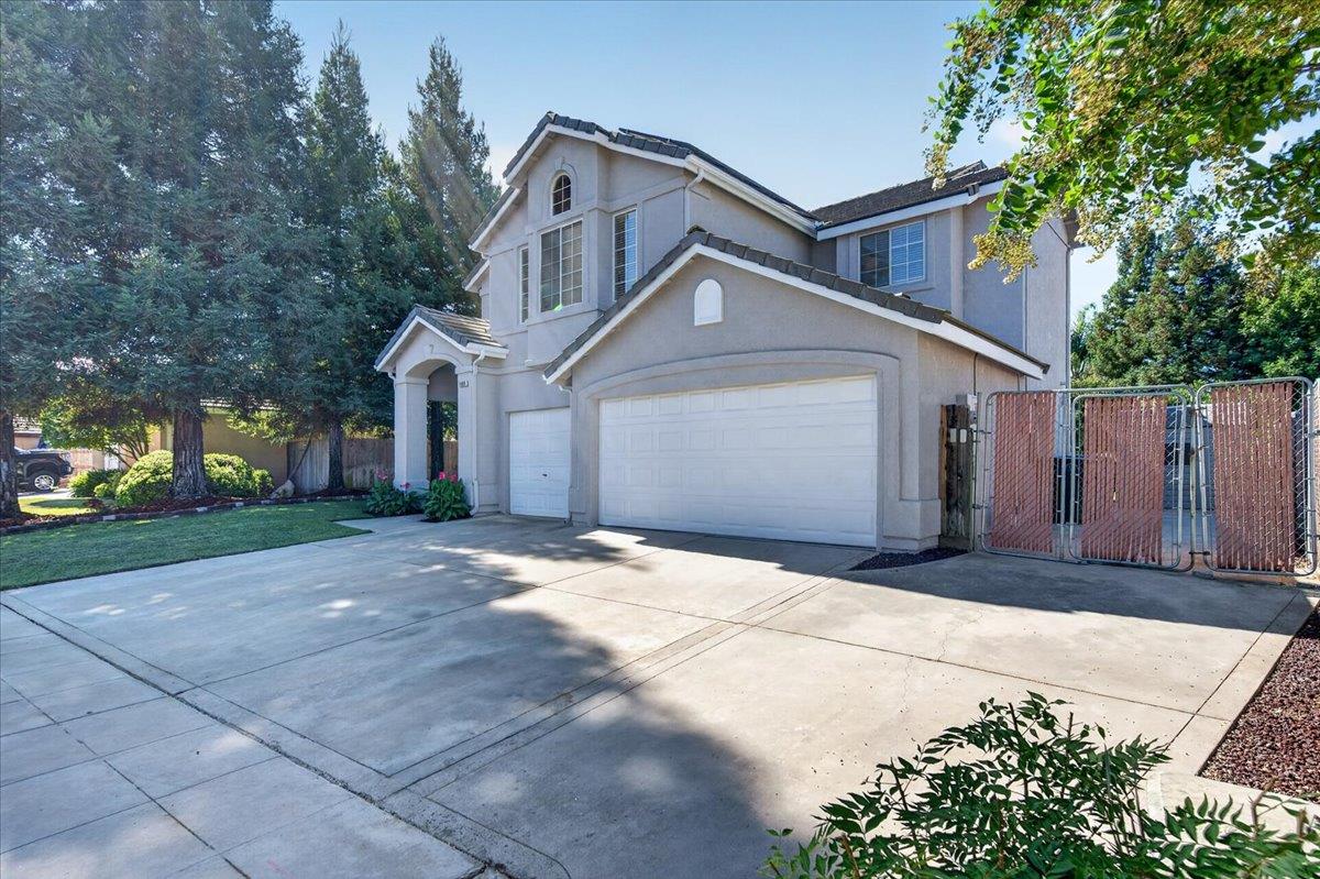 1888 El Paso Ave, Clovis, CA 93611