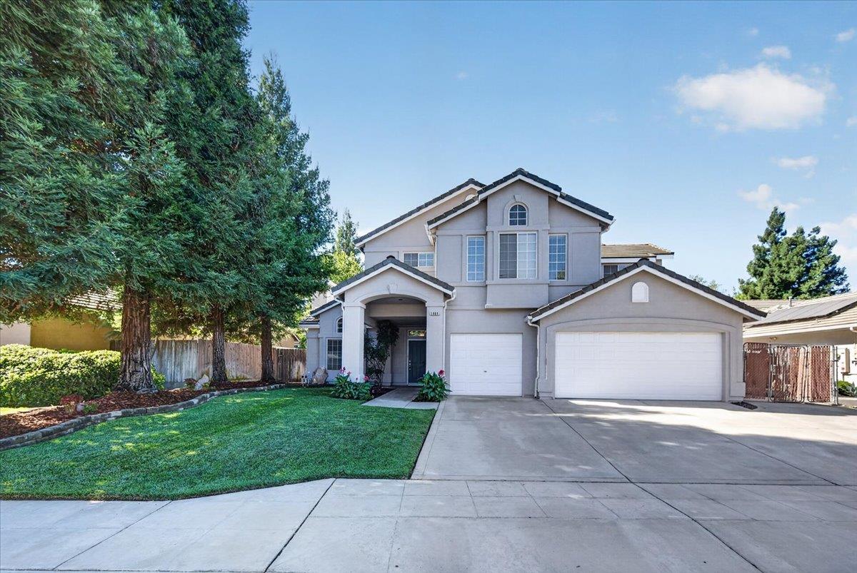 1888 El Paso Ave, Clovis, CA 93611