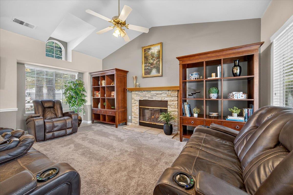 1888 El Paso Ave, Clovis, CA 93611