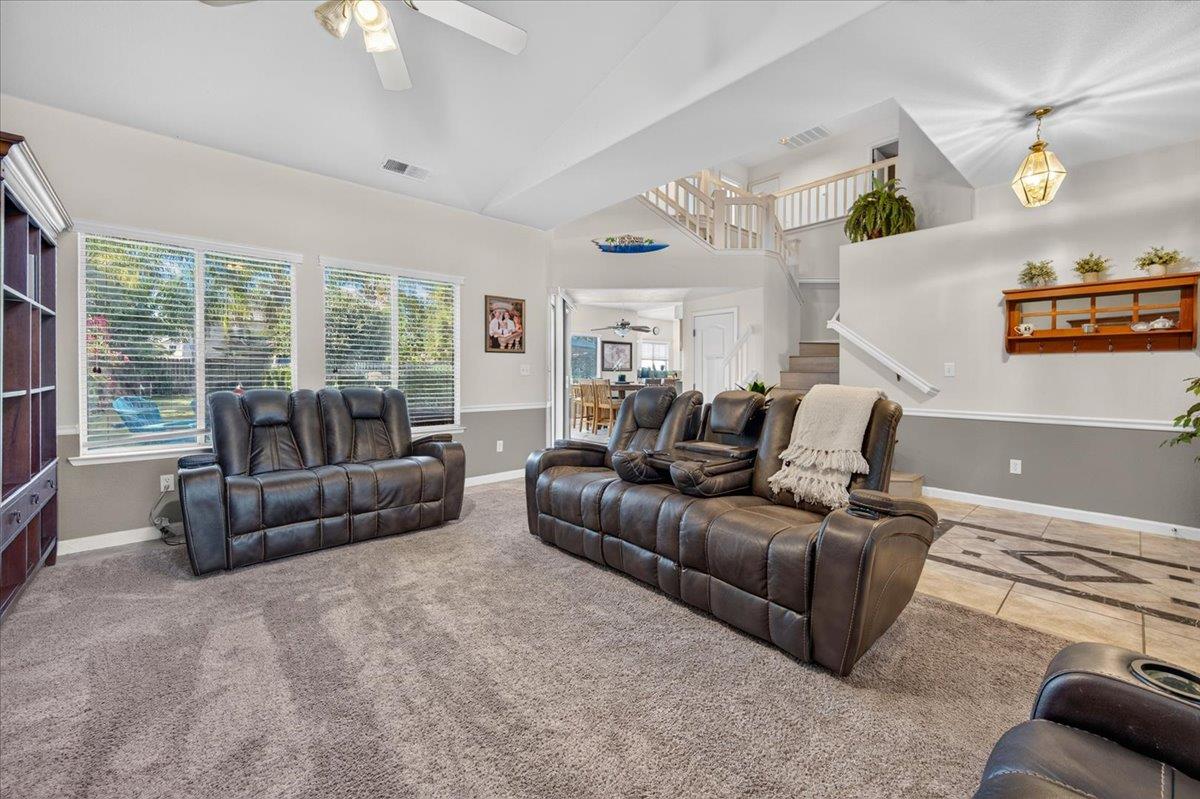 1888 El Paso Ave, Clovis, CA 93611