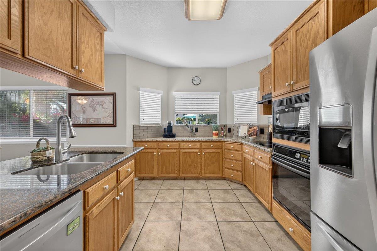 1888 El Paso Ave, Clovis, CA 93611