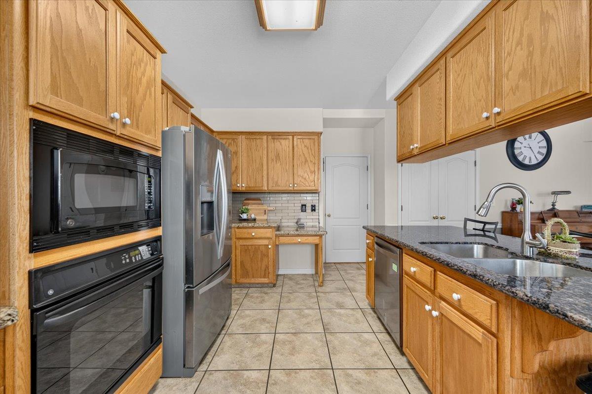 1888 El Paso Ave, Clovis, CA 93611