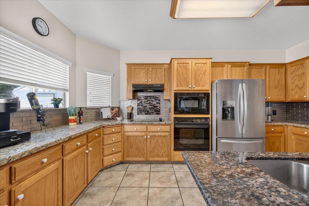 1888 El Paso Ave, Clovis, CA 93611