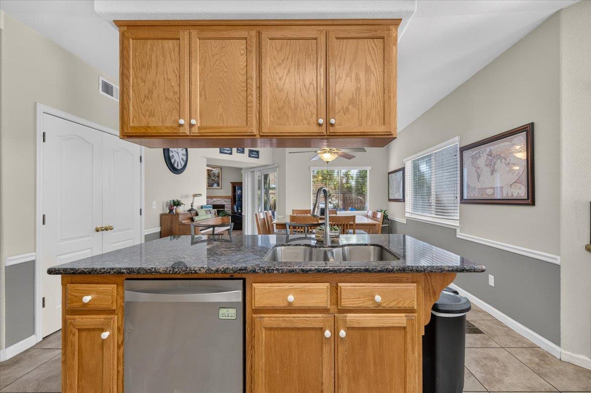 1888 El Paso Ave, Clovis, CA 93611