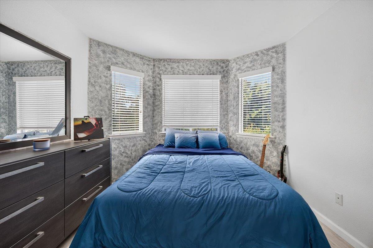 1888 El Paso Ave, Clovis, CA 93611