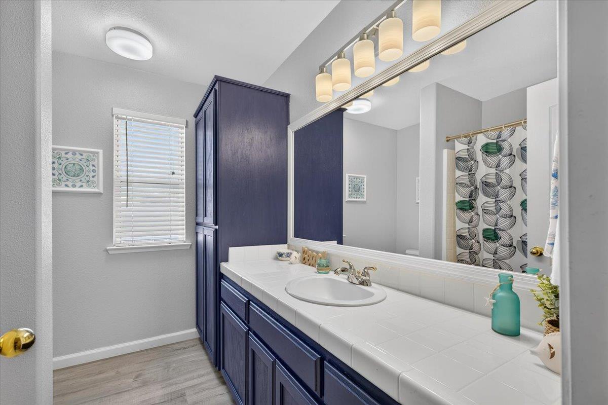 1888 El Paso Ave, Clovis, CA 93611