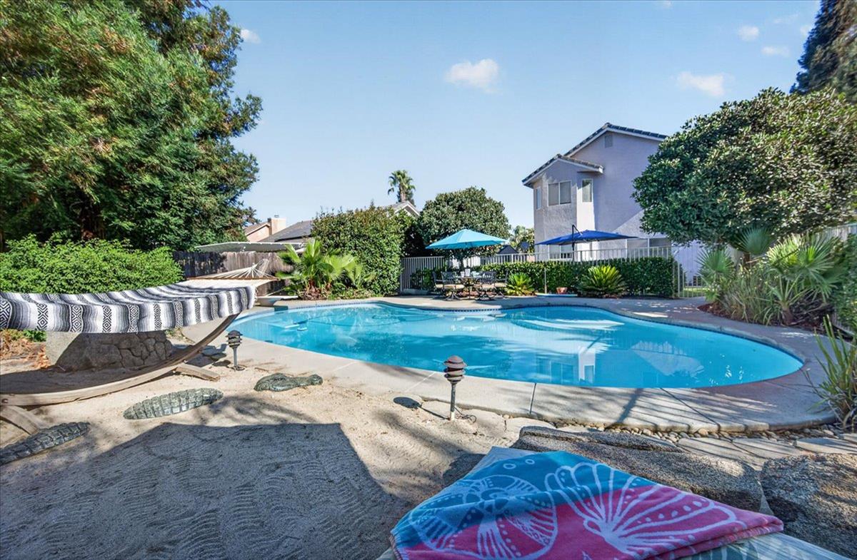1888 El Paso Ave, Clovis, CA 93611