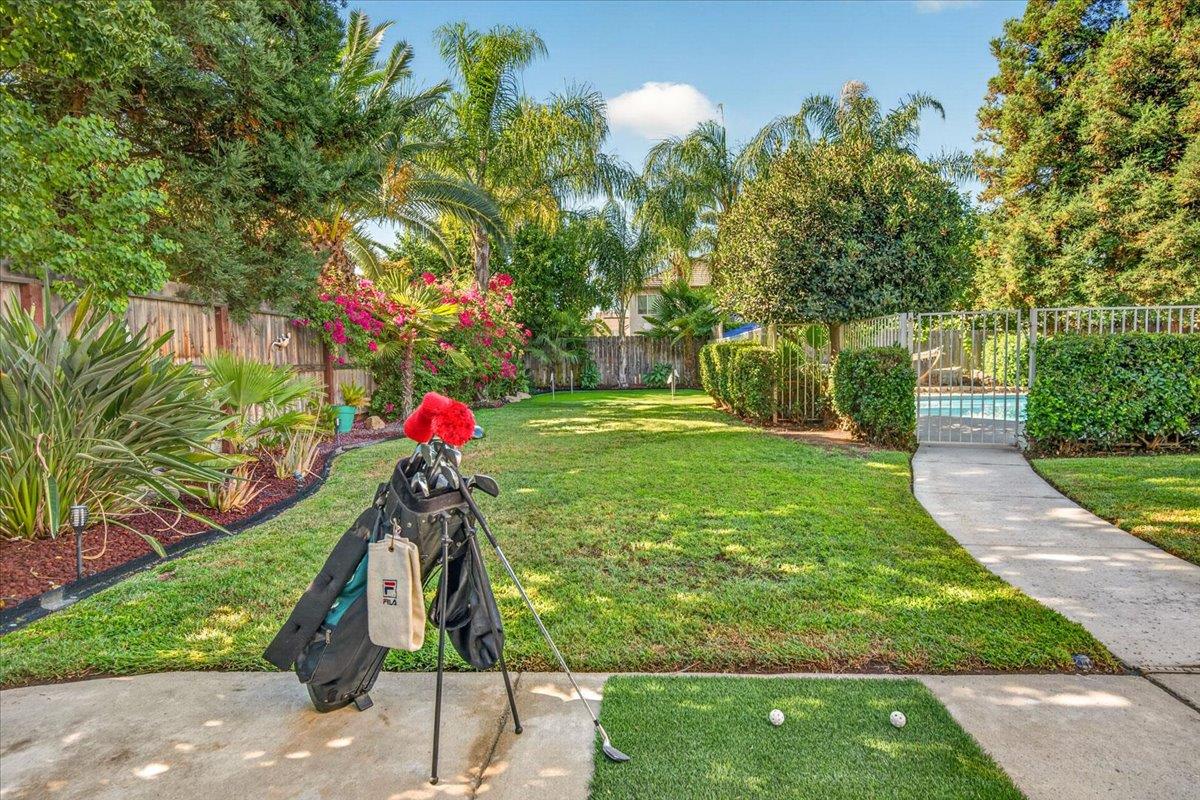 1888 El Paso Ave, Clovis, CA 93611