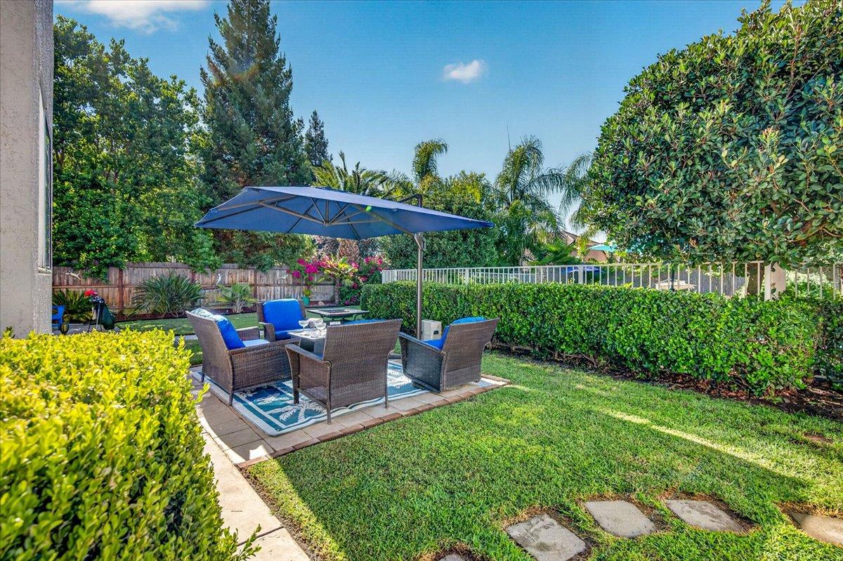 1888 El Paso Ave, Clovis, CA 93611