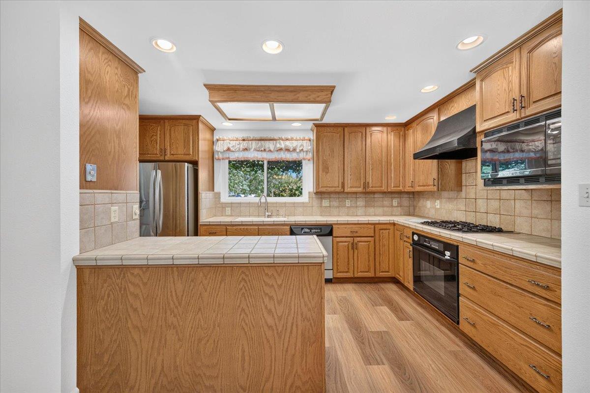 749 W Escalon Ave, Fresno, CA 93704