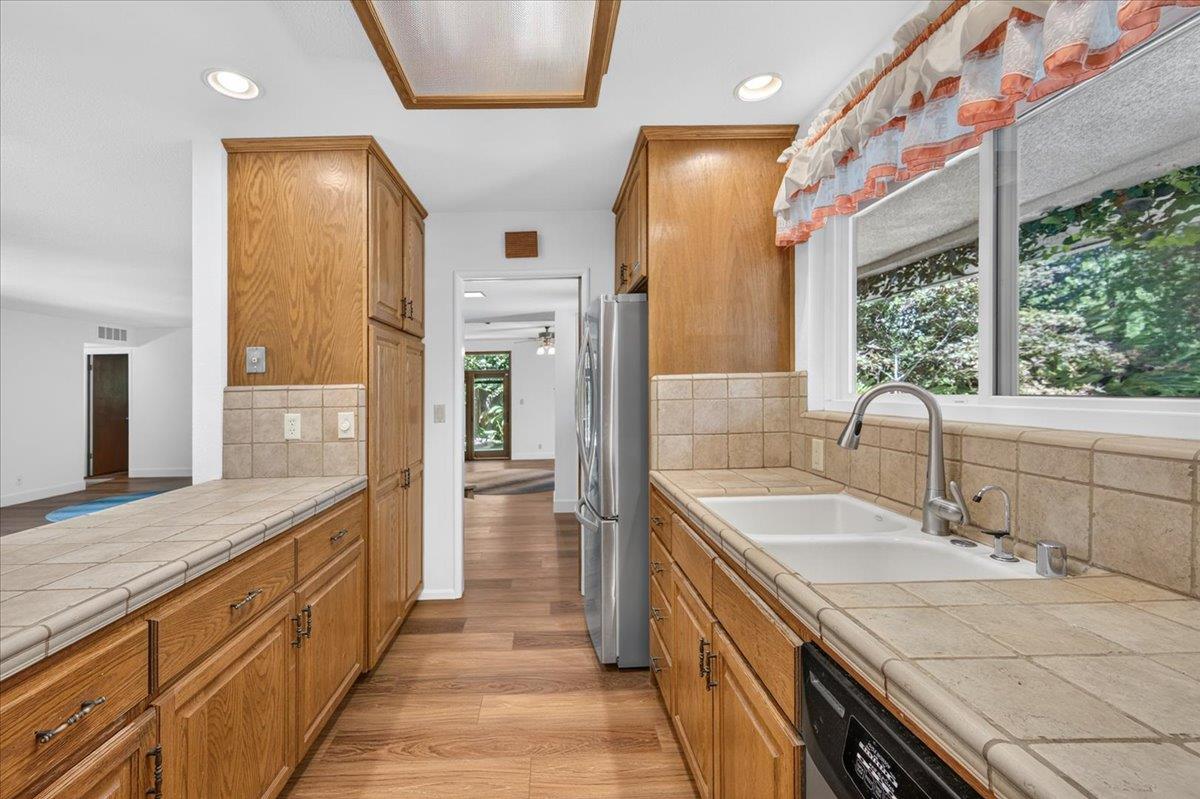 749 W Escalon Ave, Fresno, CA 93704