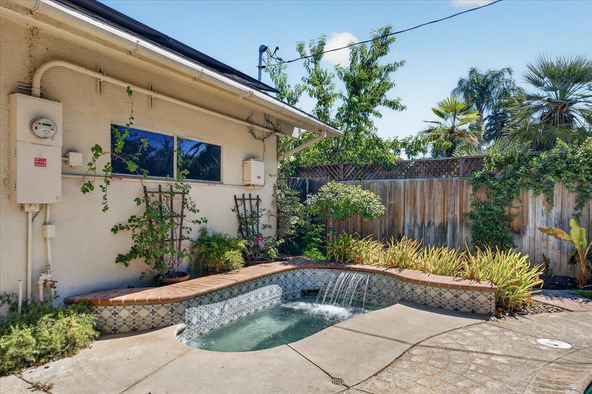 749 W Escalon Ave, Fresno, CA 93704