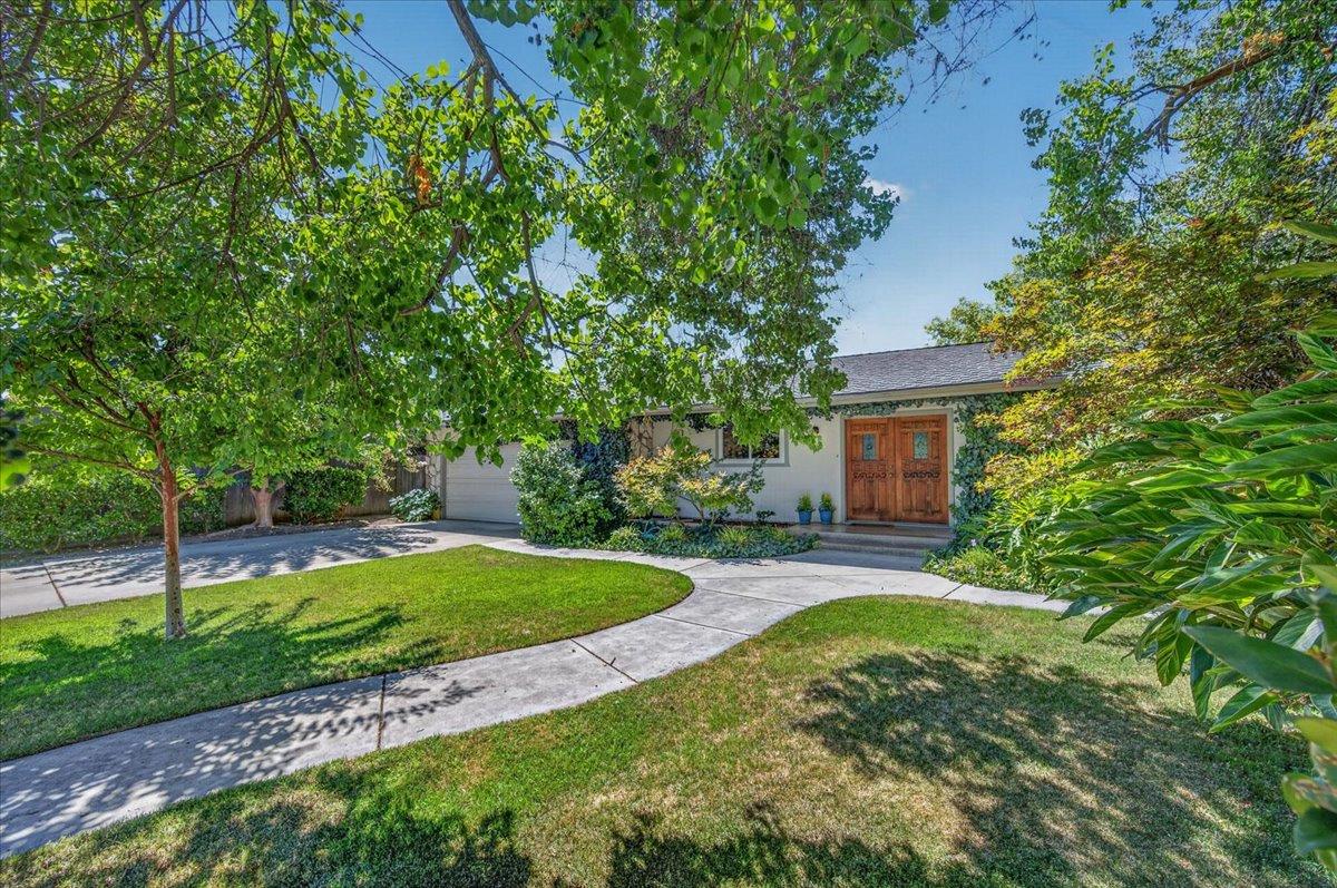 749 W Escalon Ave, Fresno, CA 93704