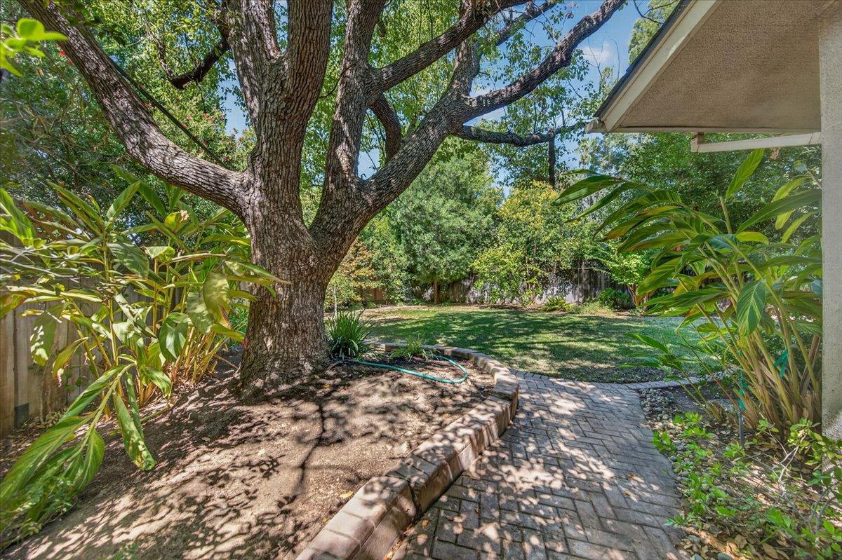 749 W Escalon Ave, Fresno, CA 93704