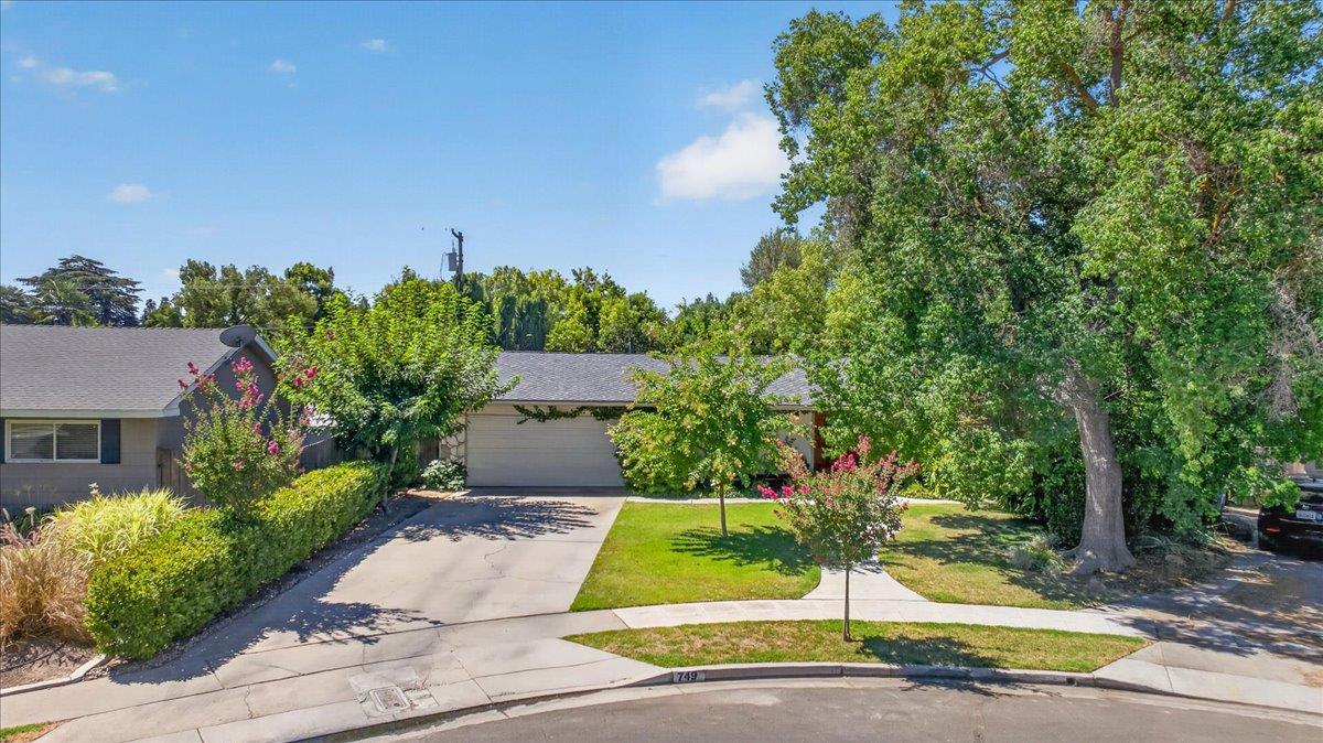 749 W Escalon Ave, Fresno, CA 93704