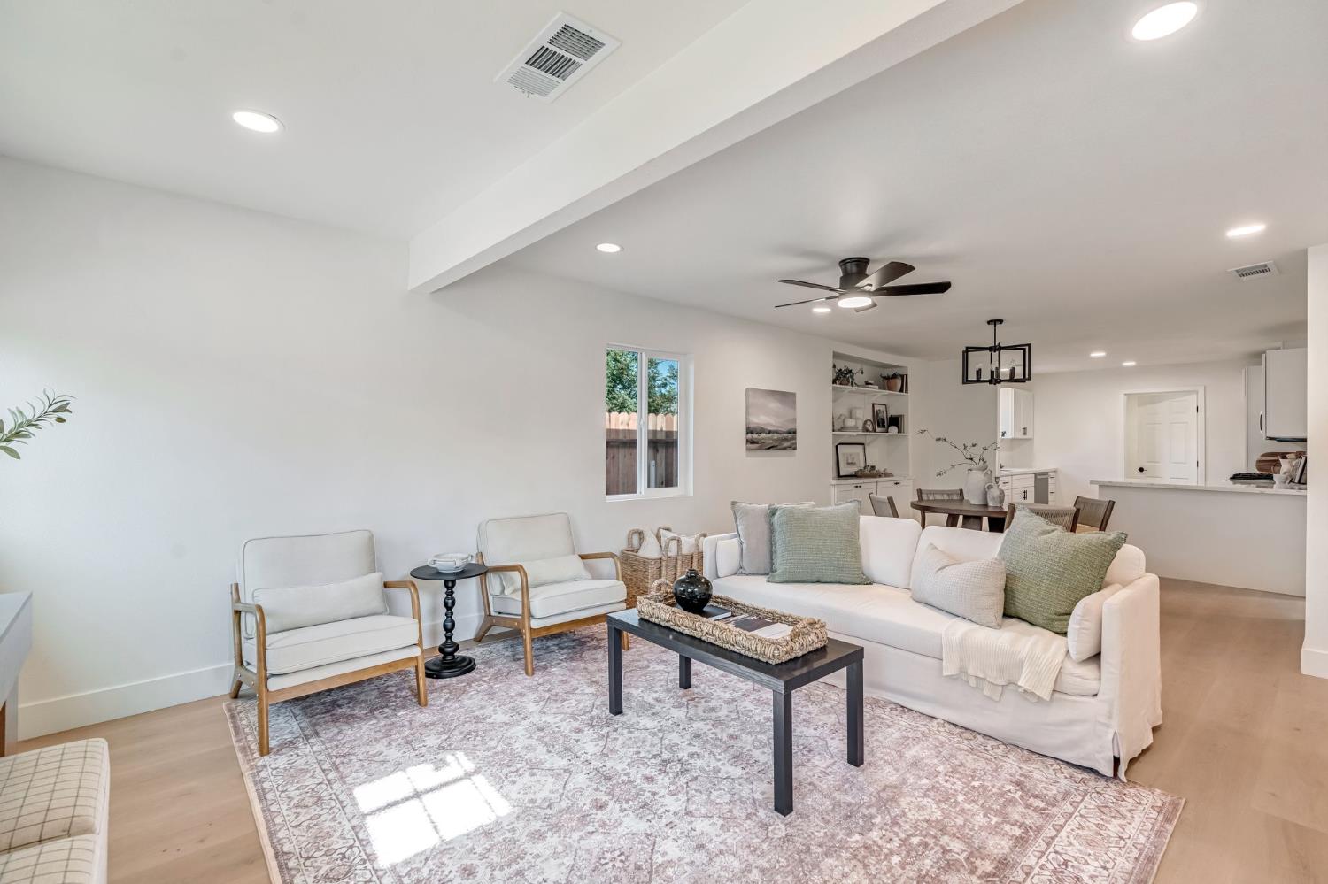 1910 Gaither St, Selma, CA 93662