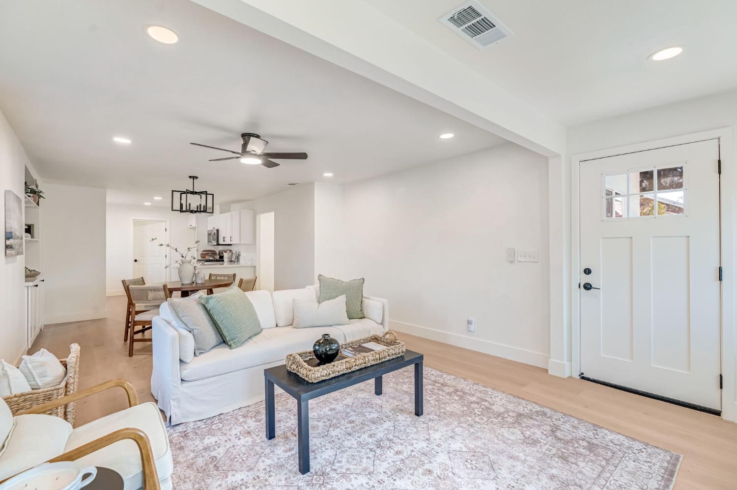 1910 Gaither St, Selma, CA 93662