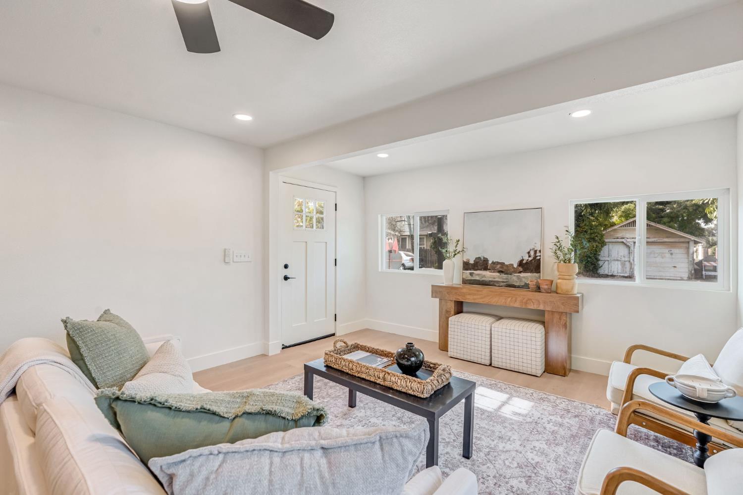 1910 Gaither St, Selma, CA 93662