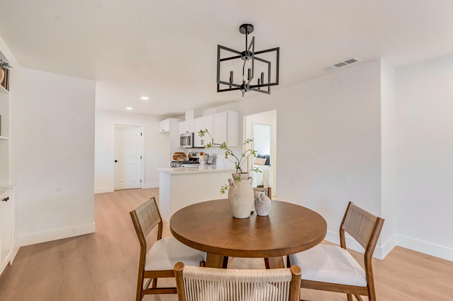 1910 Gaither St, Selma, CA 93662