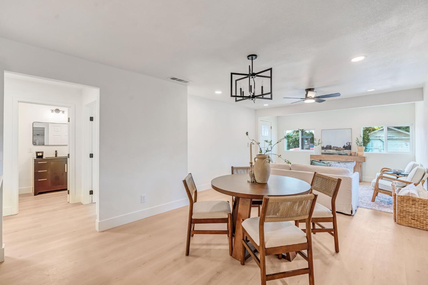 1910 Gaither St, Selma, CA 93662