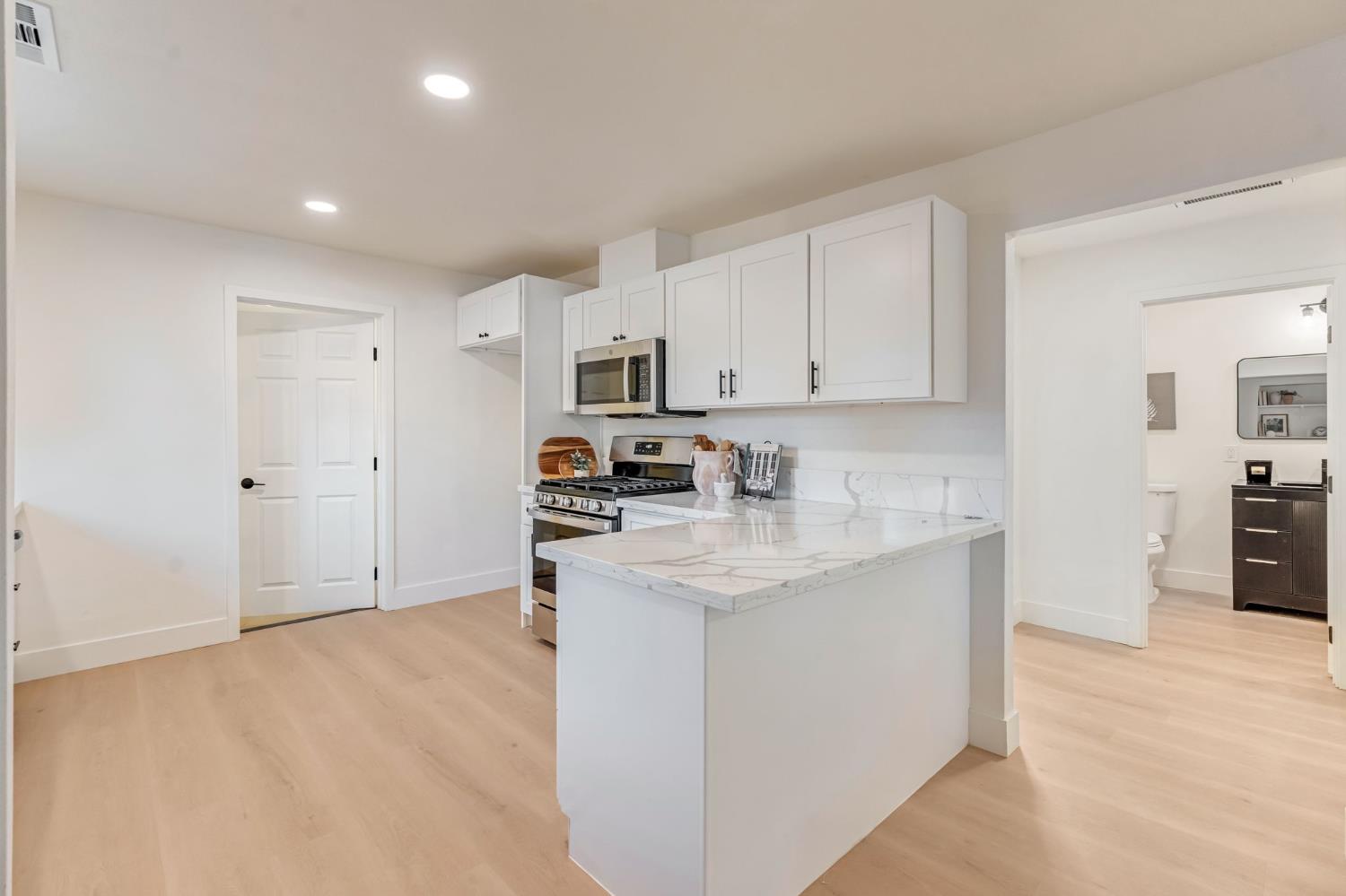 1910 Gaither St, Selma, CA 93662