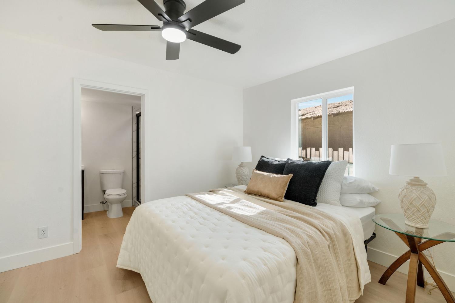 1910 Gaither St, Selma, CA 93662