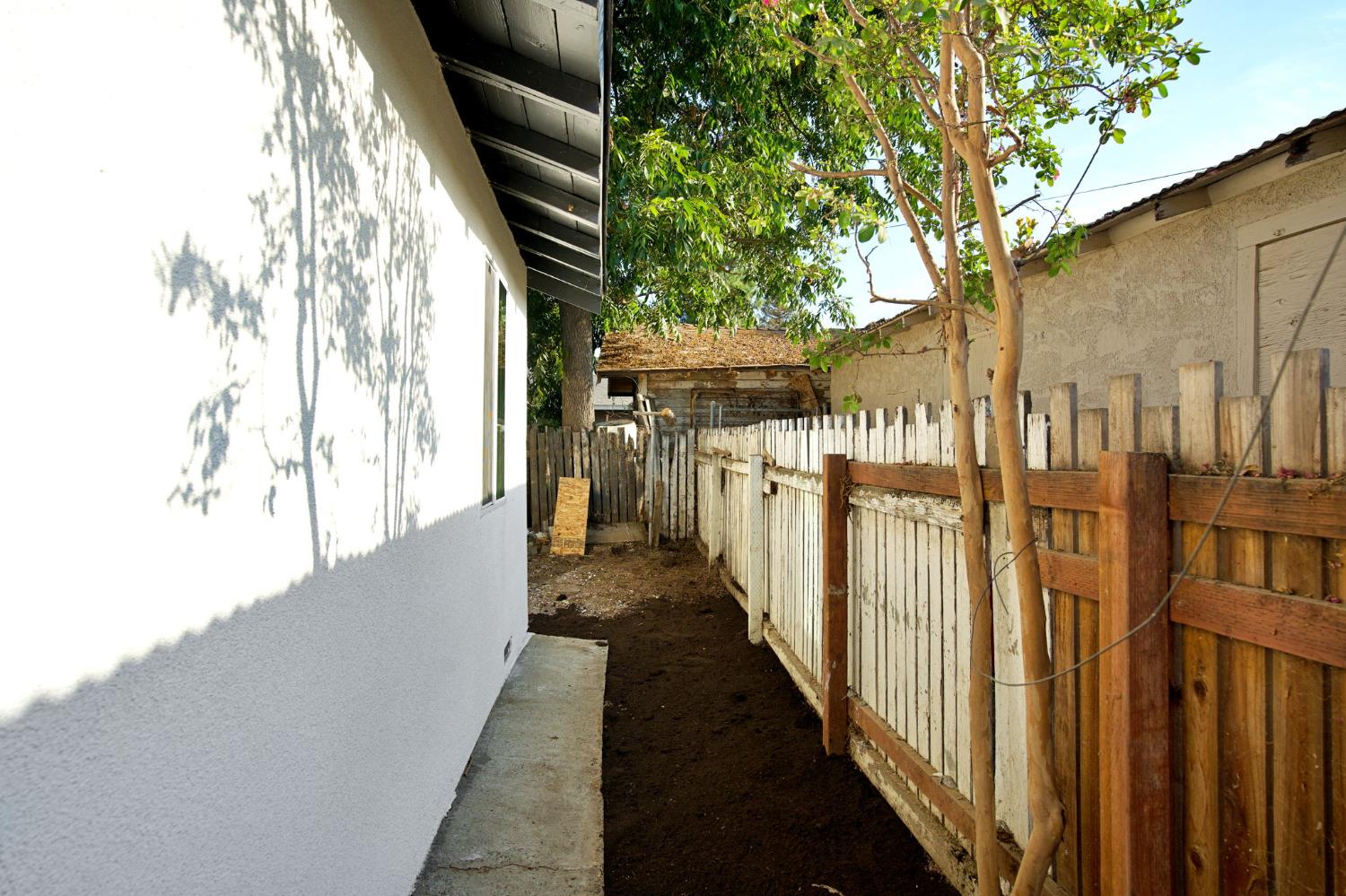 1910 Gaither St, Selma, CA 93662