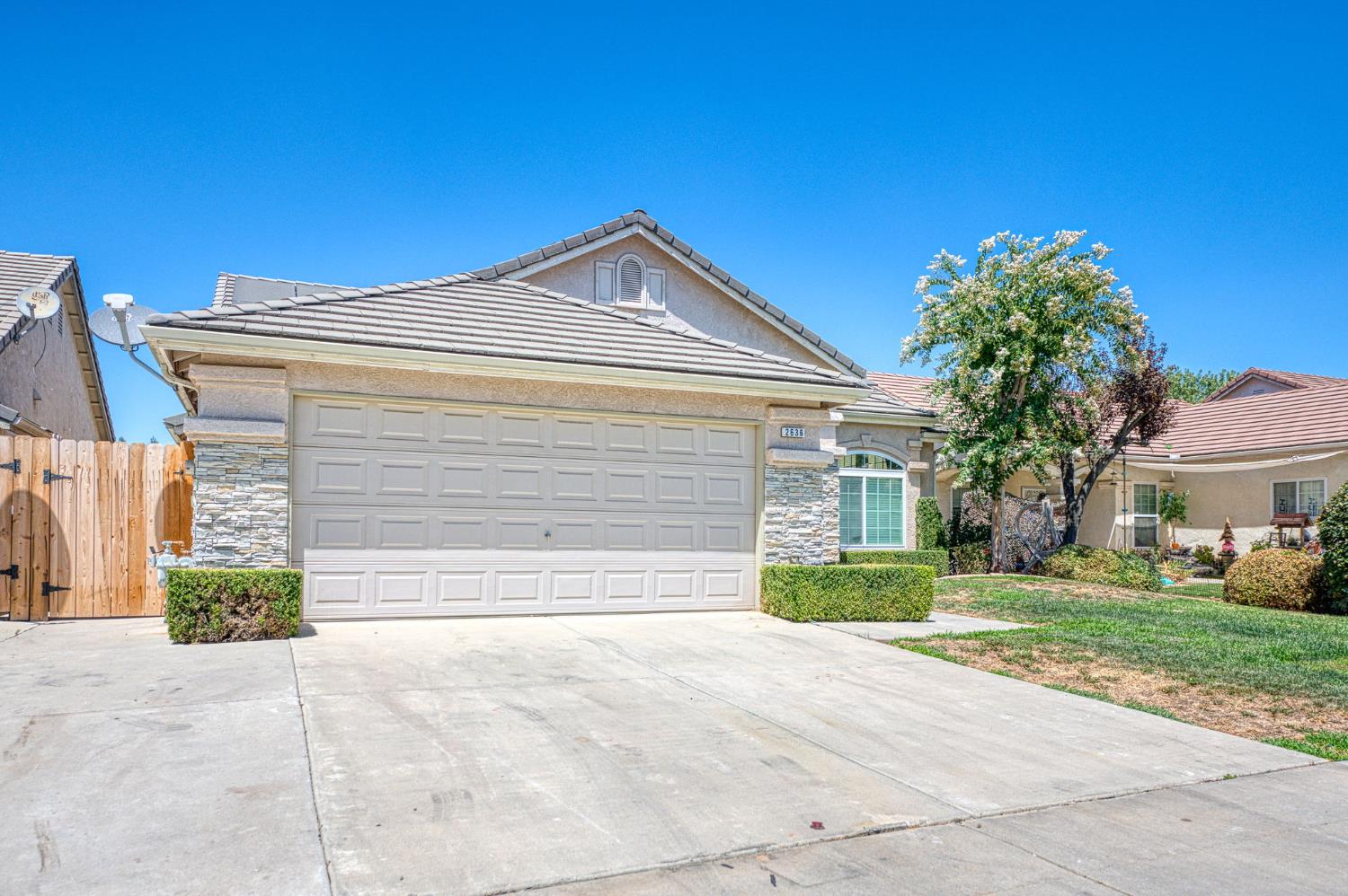 2636 E Plymouth Way, Fresno, CA 93720