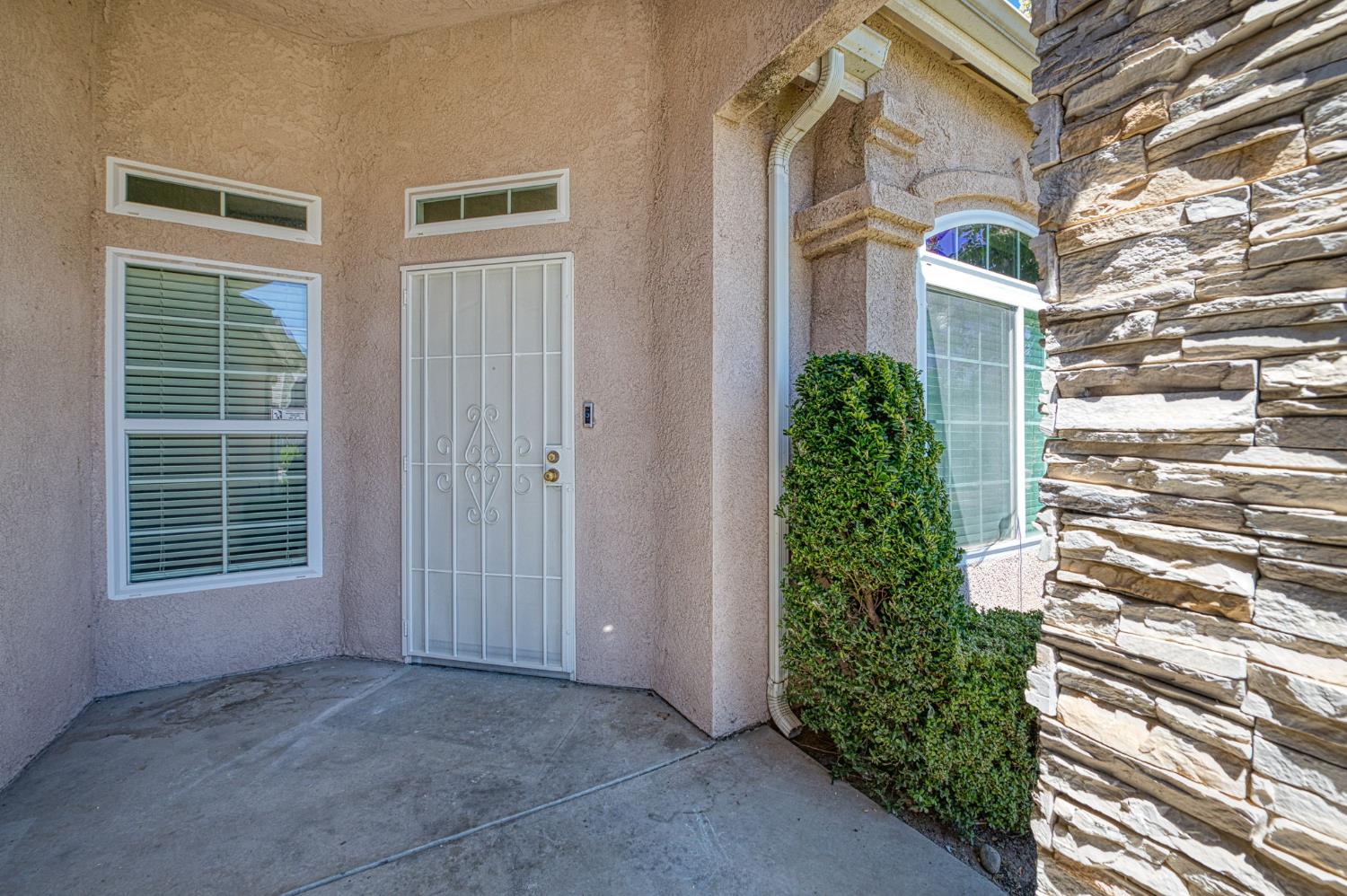 2636 E Plymouth Way, Fresno, CA 93720