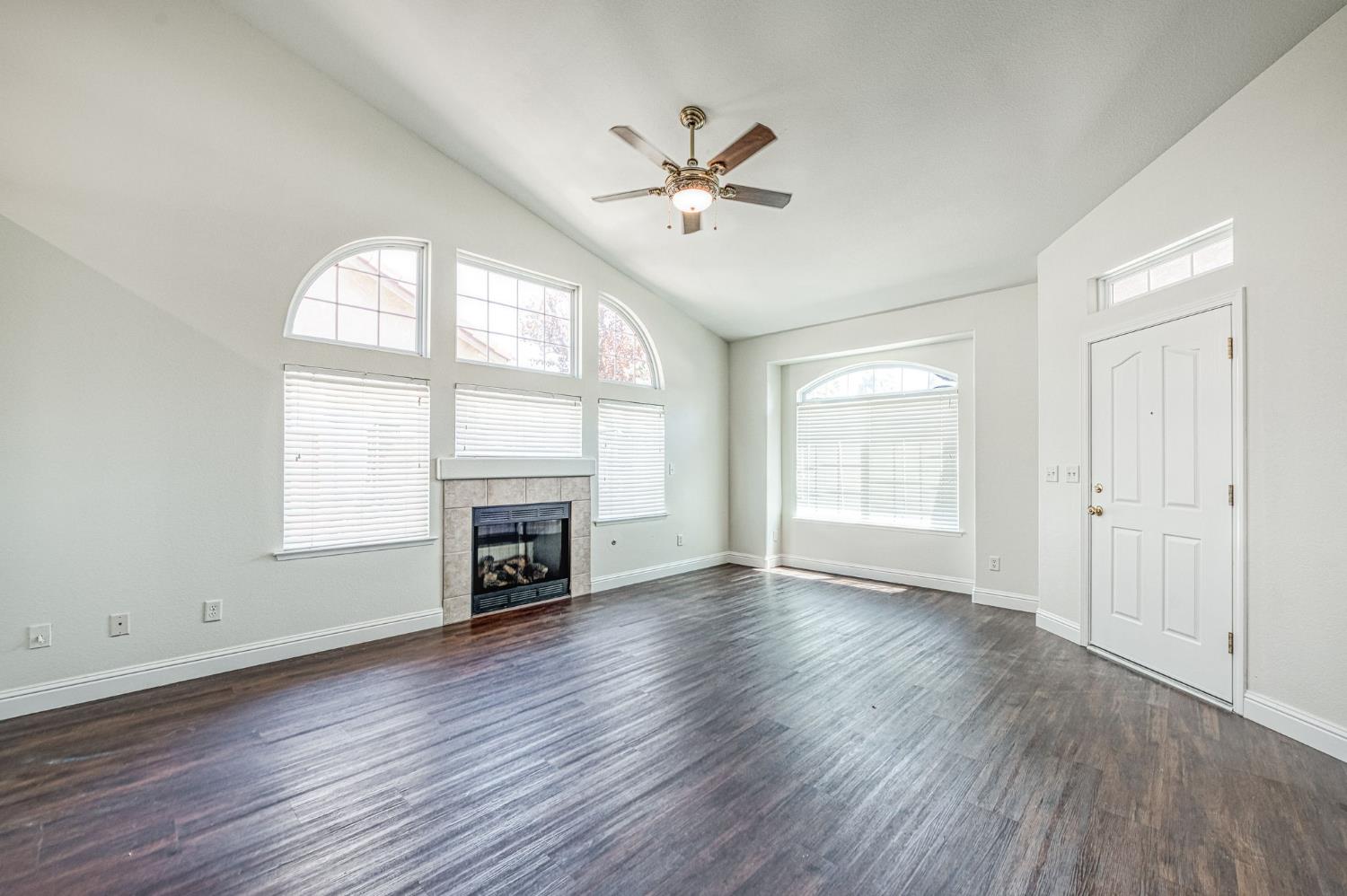 2636 E Plymouth Way, Fresno, CA 93720