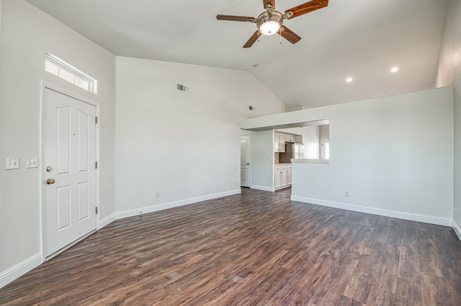 2636 E Plymouth Way, Fresno, CA 93720